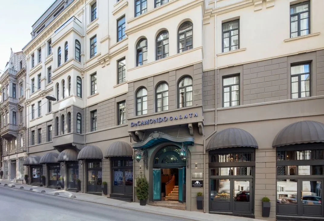 DeCamondo Galata façade and entrance