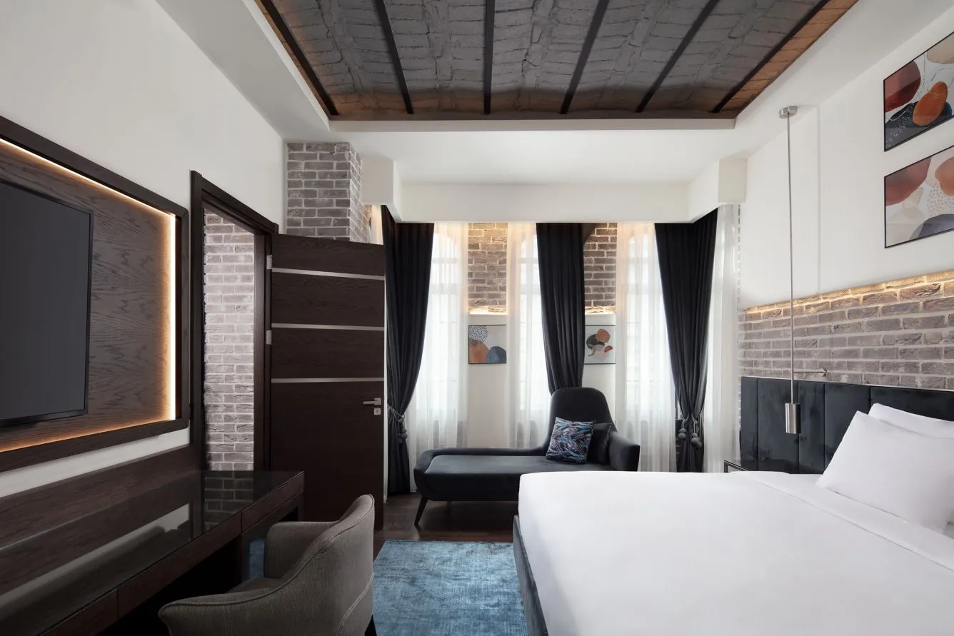 Karaköy Banque Suite with a King bed and a sitting area